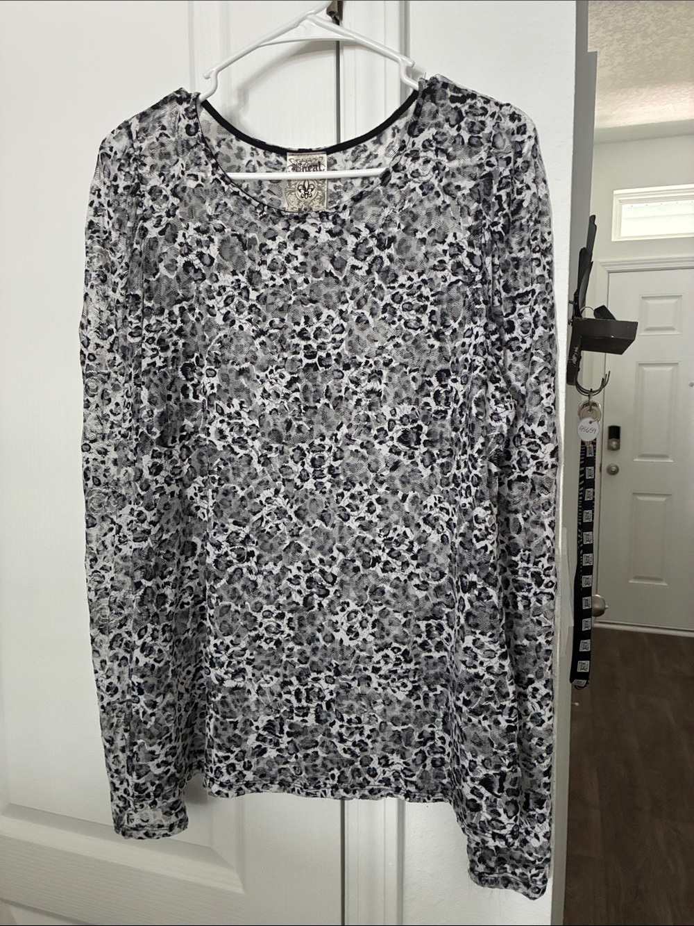 Vocal Black and White Leopard-Print Long Sleeve Tee